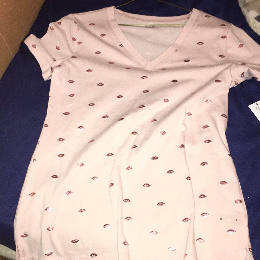 Tshirt - Picture 1 of 1